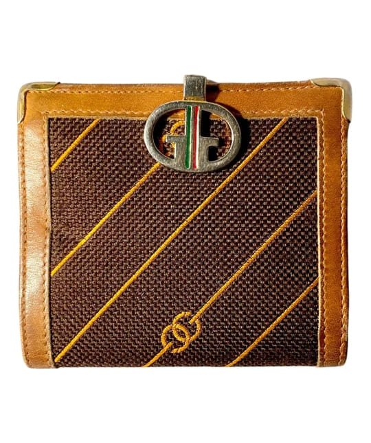 1970s Gucci Brown Diagonal-Striped Canvas Boutique Model Wallet with Enamel GG Clasp - STYLE-CHNGR