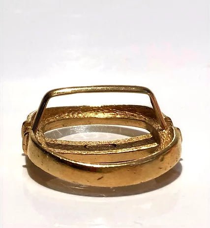 1980s BURBERRYS GOLD TONE METAL MEDALLION SCARF RING - STYLE-CHNGR