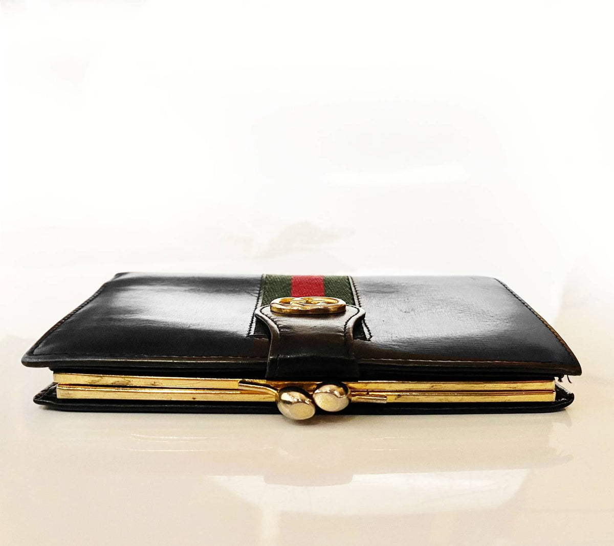 1980s Gucci Web Black Leather Wallet - STYLE-CHNGR