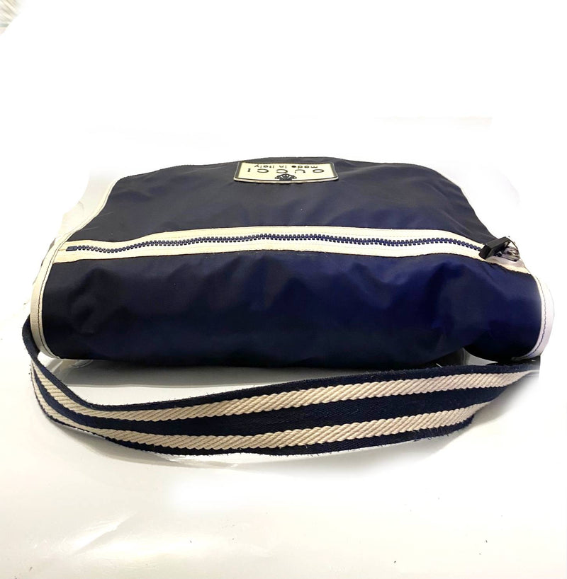 2000s Gucci Navy Canvas Crossbody messenger travel bag - STYLE-CHNGR